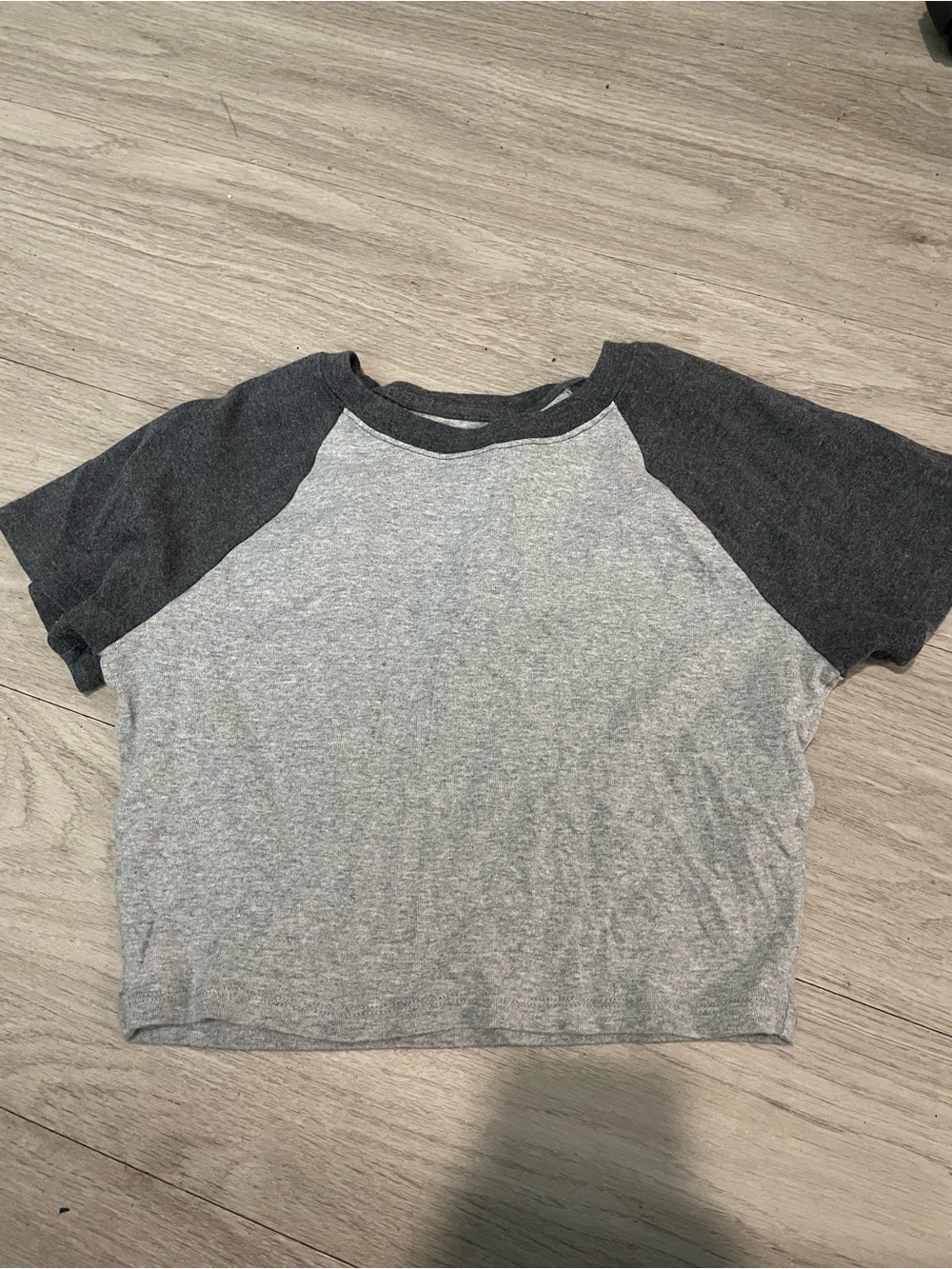 Hollister Two-Tone Gray Raglan Crop Tee